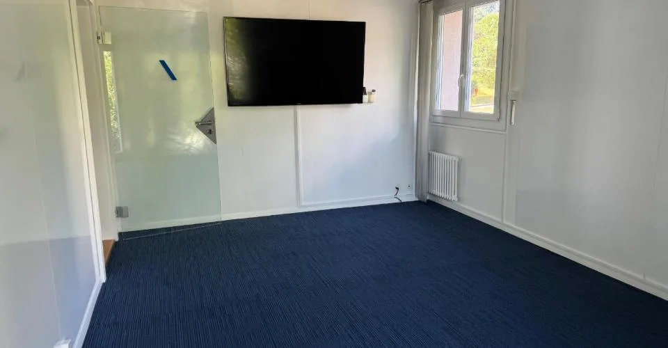 Office – photo 6 of 11