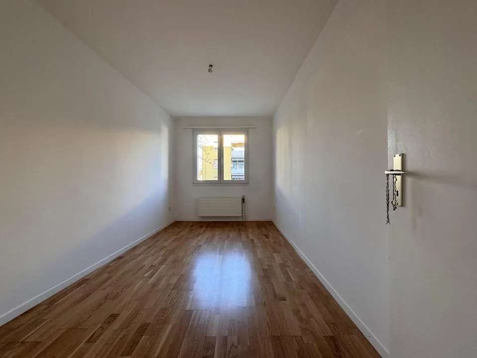 Geräumige 4.5-Zimmer-Wohnung in guter Lage