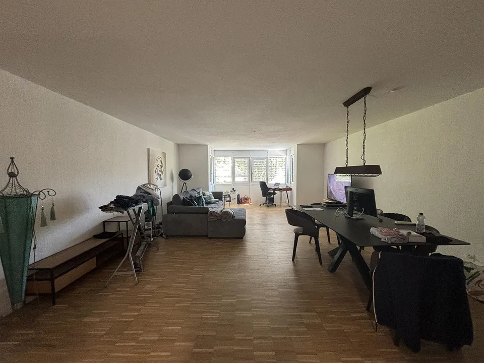 Appartement lumineux et rénové de 4,5 pièces au 1er étage