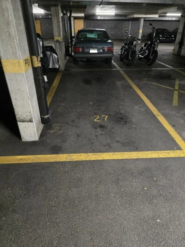 Posto sotterraneo a Sion