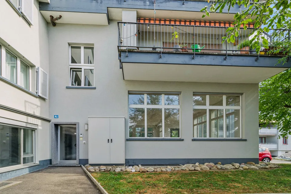 Vielseitige Gewerbefläche/Werkstatt mit Showroom-Charakter zu vermieten!