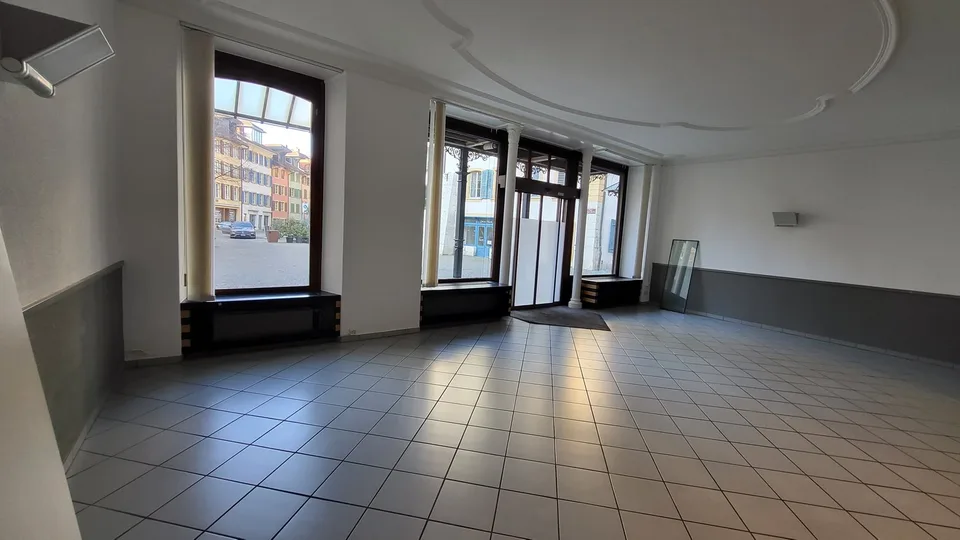Espace commercial à louer – Place de la Liberté, La Neuveville