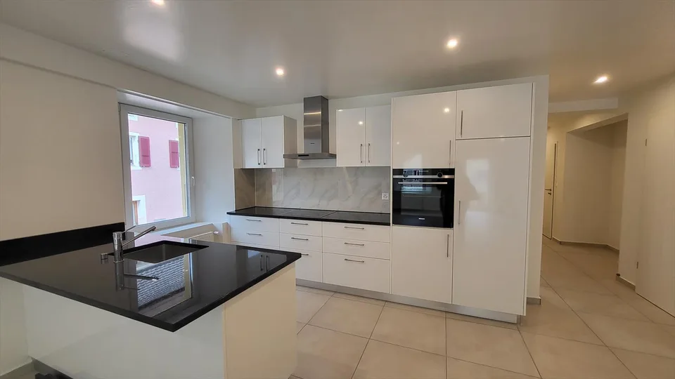 Charmant appartement 2.5 pièces rénové au Crêt-de-l'Eau