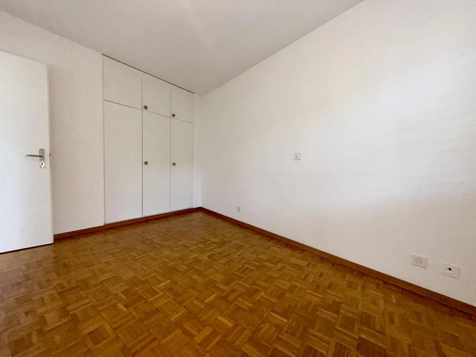 Sion, Stadtzentrum, 2 Zimmer im 2. Stock mit Südbalkon