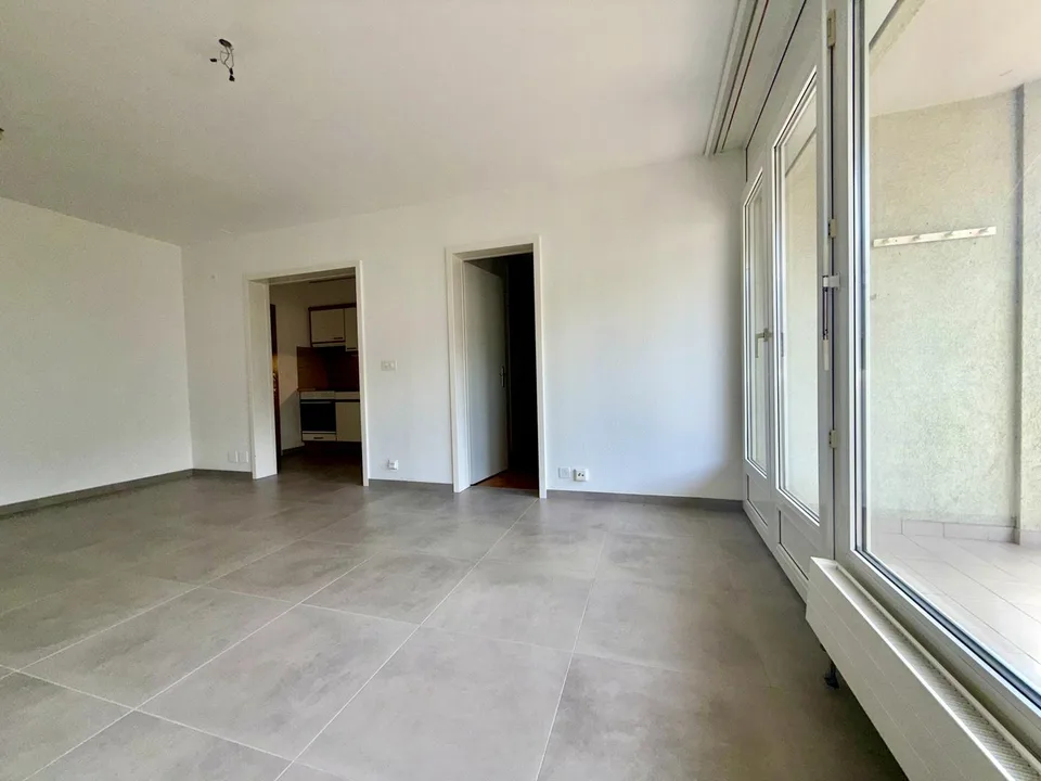 Sion, Stadtzentrum, 2 Zimmer im 2. Stock mit Südbalkon