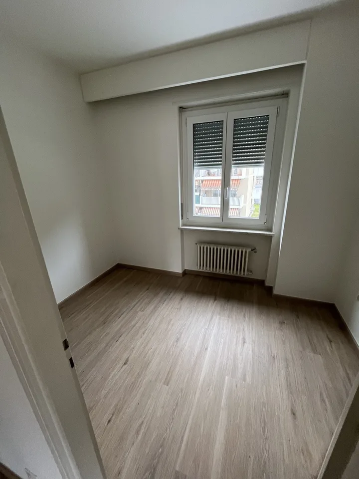 LOCARNO-SOLDUNO,
AFFITTASI APPARTAMENTO DI 4 1/2 LOCALI
