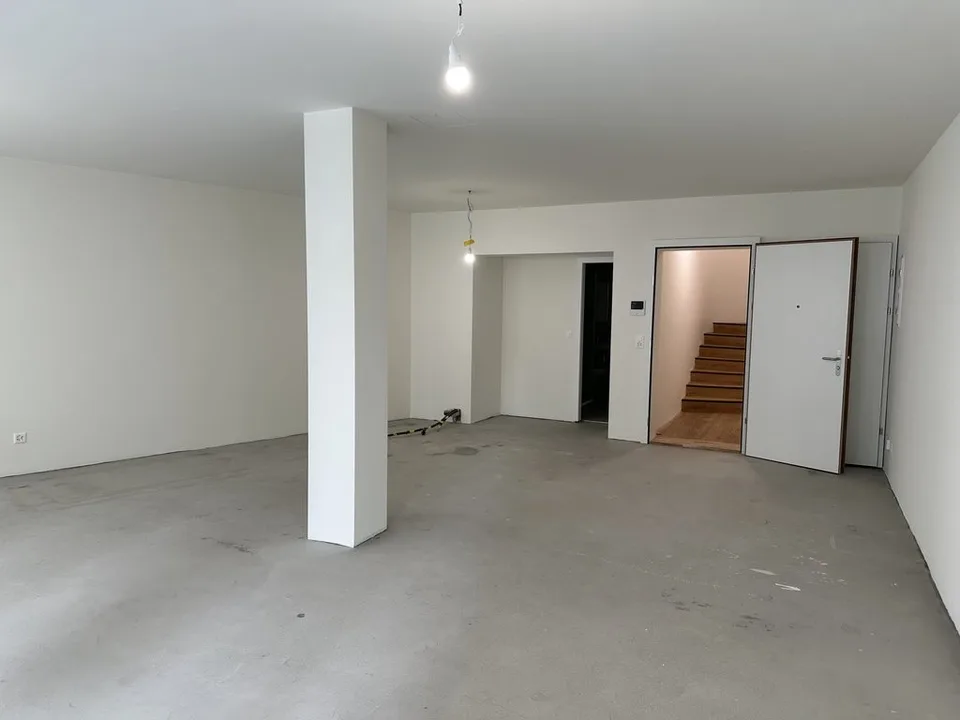 Point d'affaires : Espace de pratique/bureau moderne dans un emplacement de choix