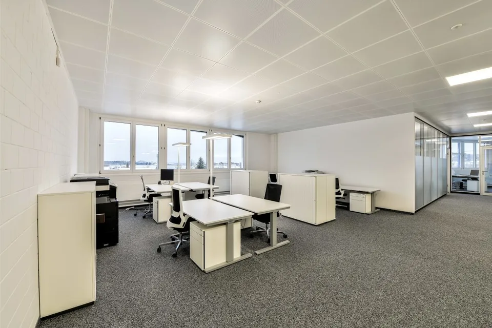 Co-Working Workspaces - Meeting Rooms - Training Room