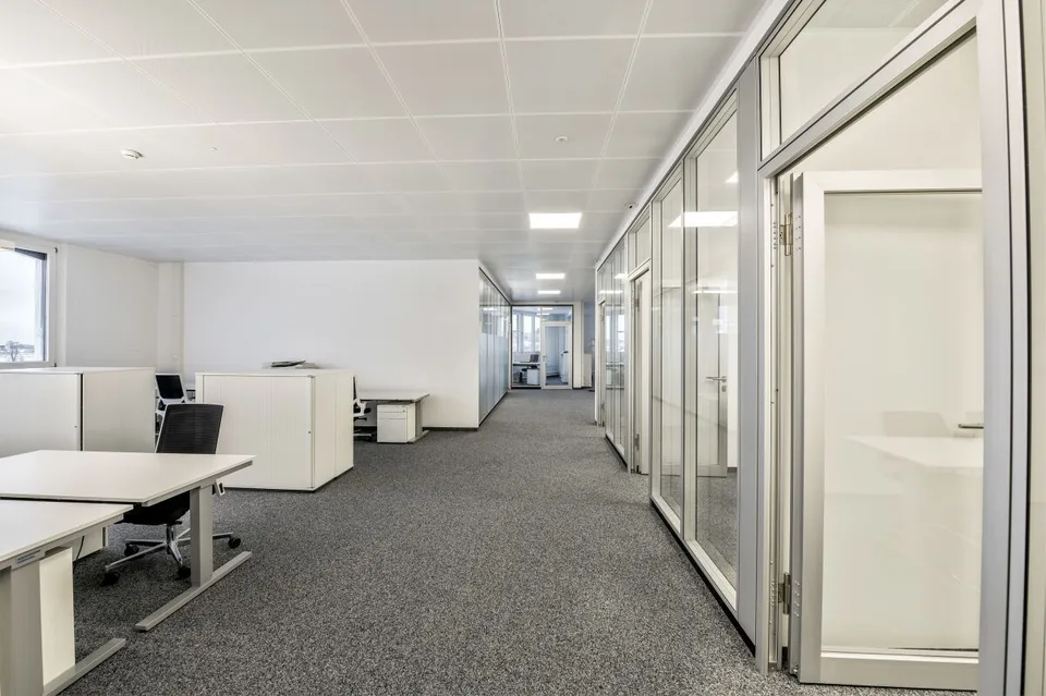 Co-Working Workspaces - Meeting Rooms - Training Room