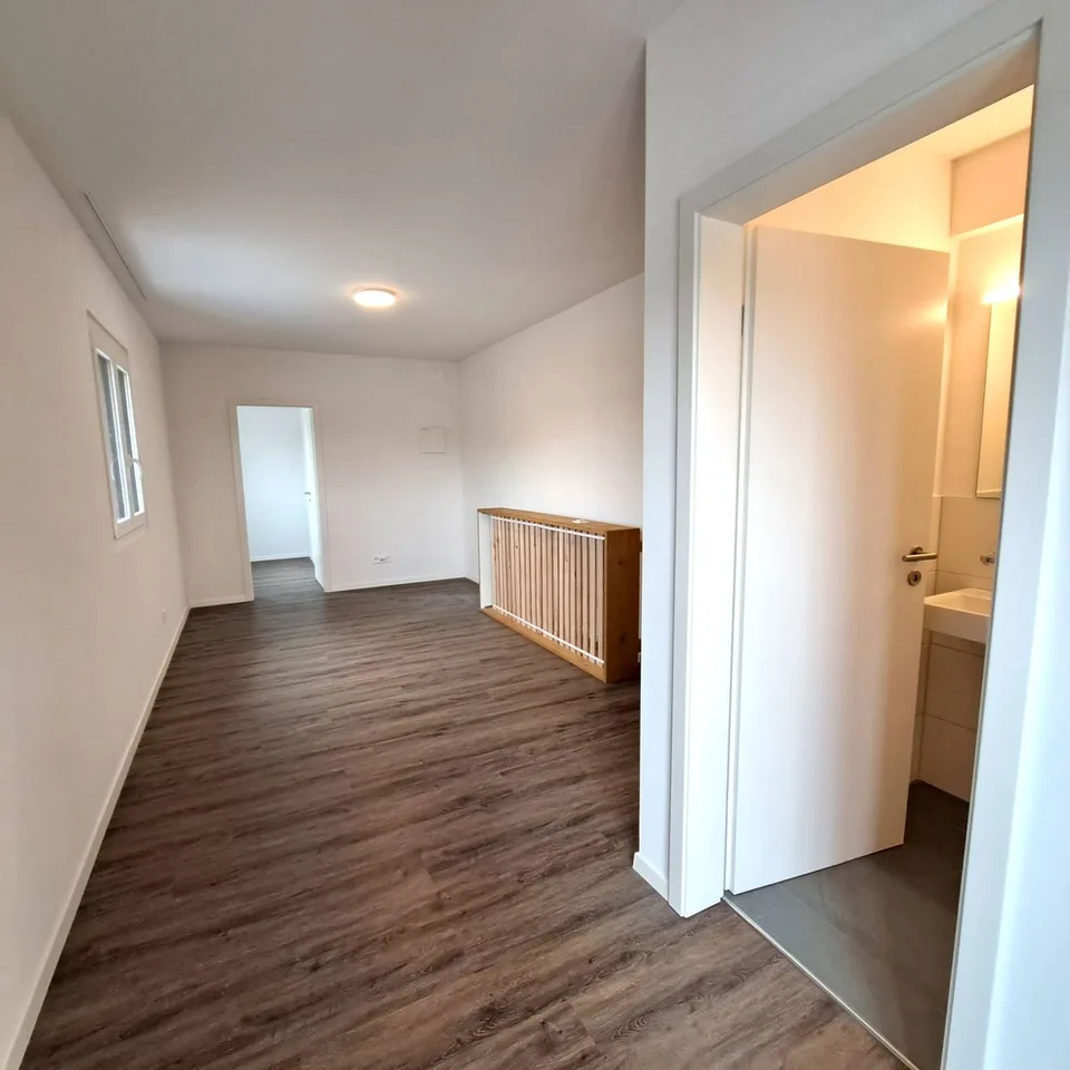 BÜRO ODER ATELIER AN HOCH FRQUENTIERTER LAGE