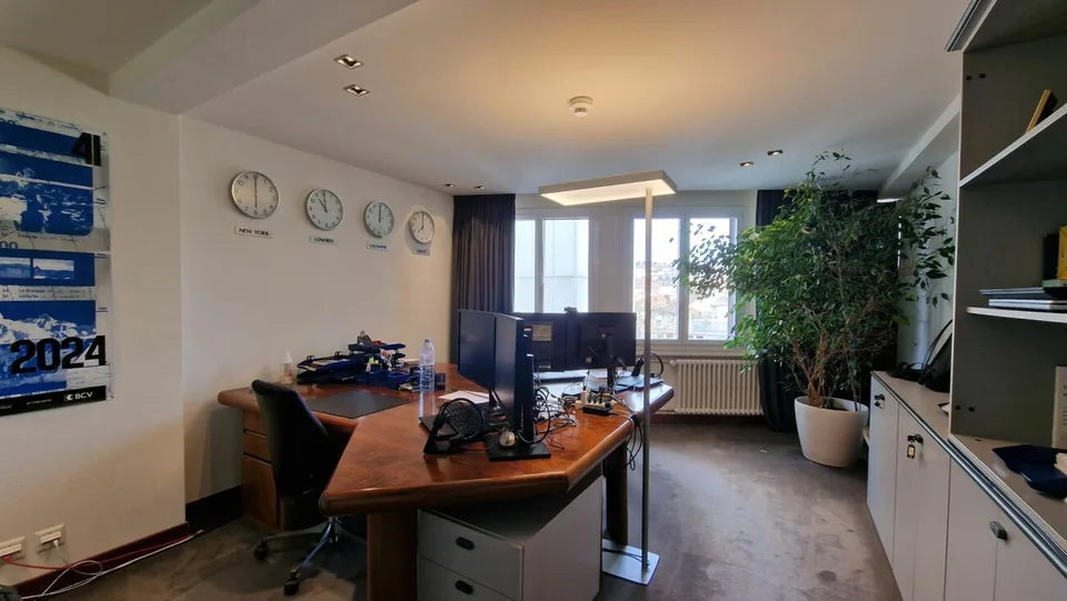 Bella superficie amministrativa di 354m² nel cuore di Losanna: Place Saint-François!