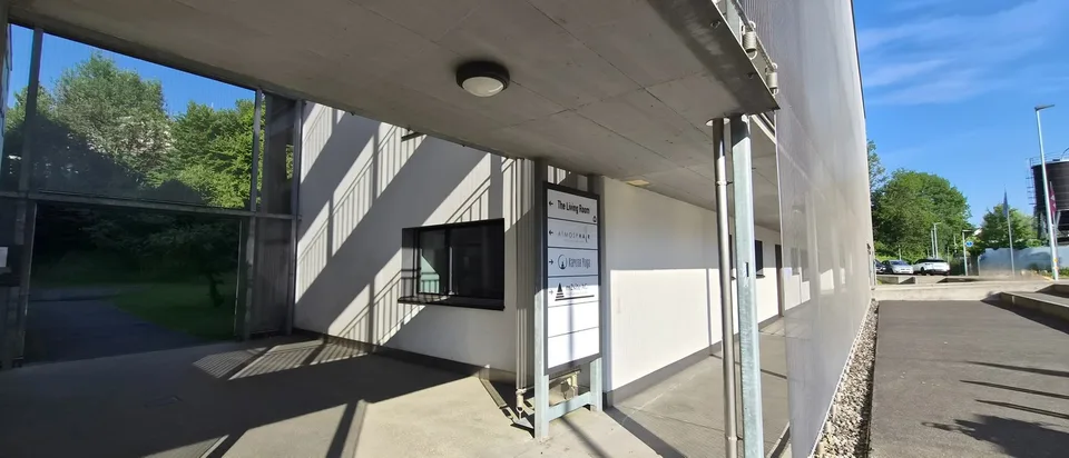 Stai cercando un nuovo ufficio vicino alla stazione di Wetzikon? Abbiamo proprio quello che fa per te.