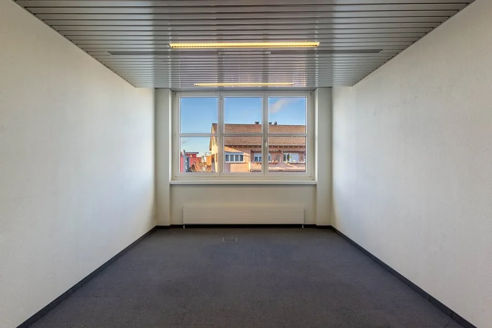 Lavorare nel cuore di Glattbrugg - Centrale, moderna, immediatamente disponibile!