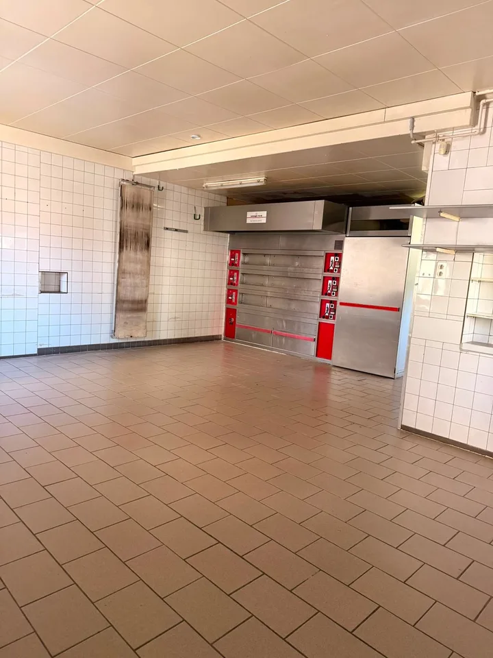 Opportunità unica a Vallorbe: panetteria con Tea-Room, laboratorio e appartamento.