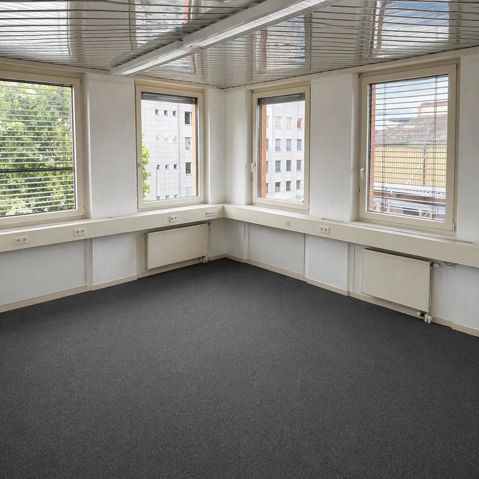 Grosszügige Bürofläche im 2. OG an zentraler Lage in Reinach (BL)