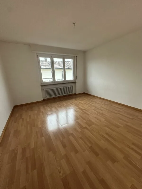 Zu vermieten eine schöne 4,5-Zimmer-Wohnung mit Balkon in ruhiger Lage – Foto 7 von 7