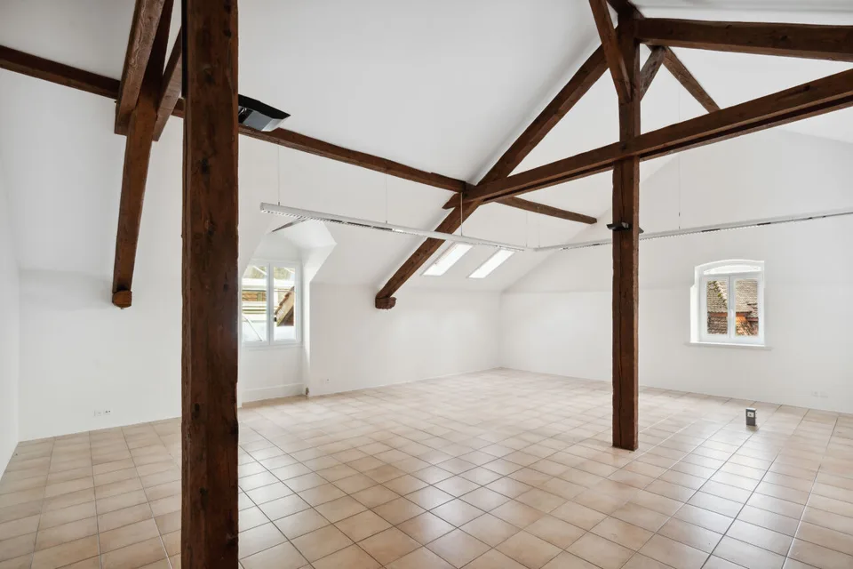 Büro/Atelier/Lokal von 96m² im Schloss Vaumarcus