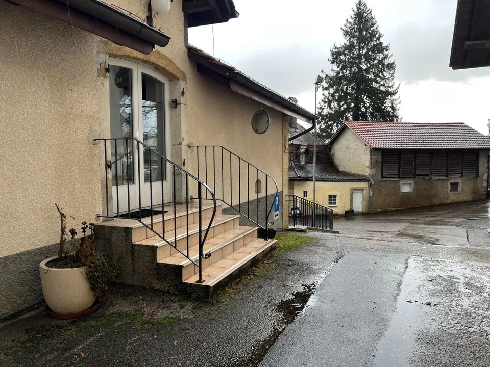 Büro/Atelier/Lokal von 96m² im Schloss Vaumarcus