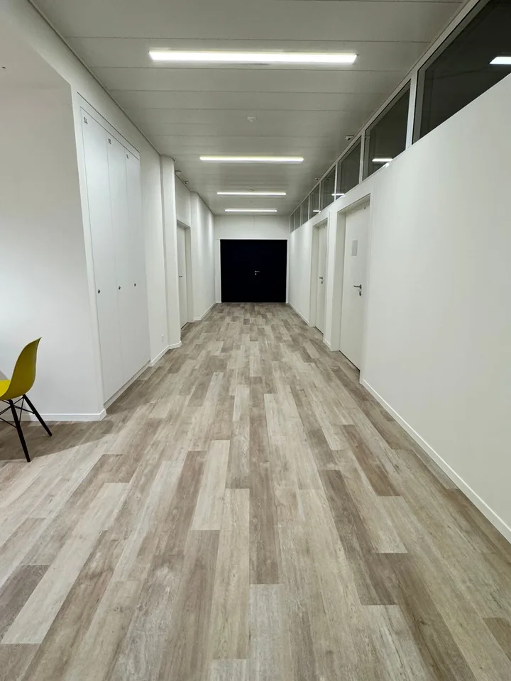 I vostri laboratori industriali o magazzini - Deposito - da 40 m2 a 230 m2 al prezzo di 210 CHF al m2/anno