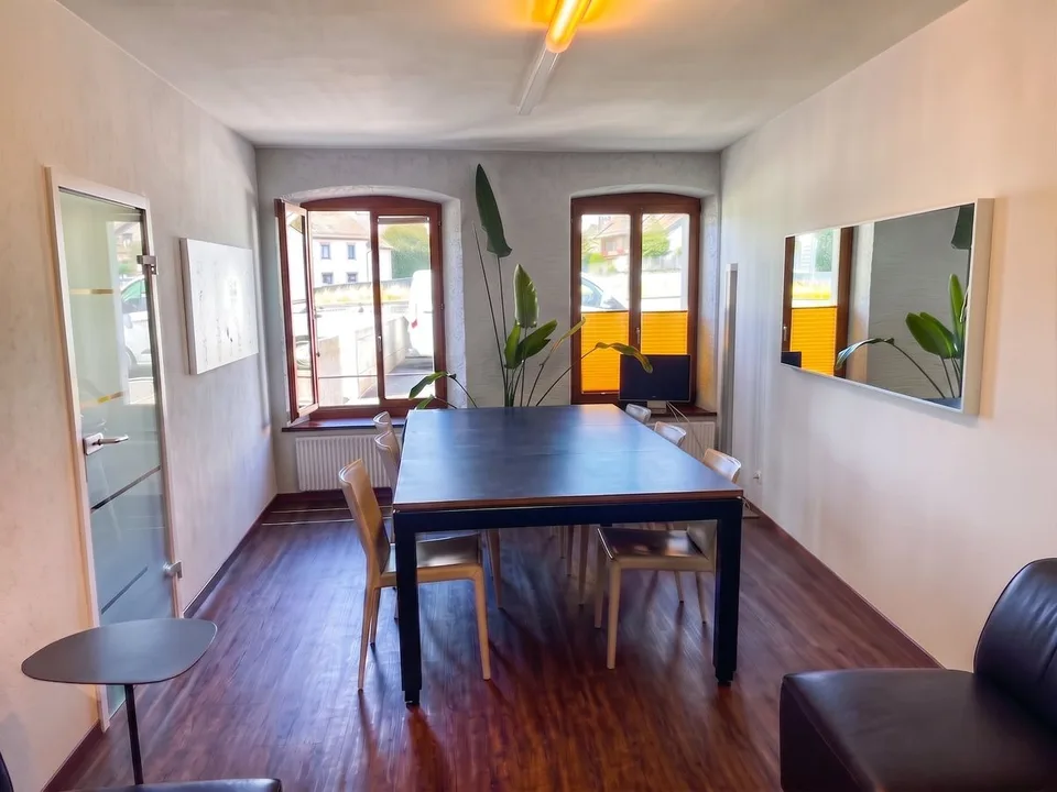 Wunderschönes Büro, schöne Adresse in Seenähe