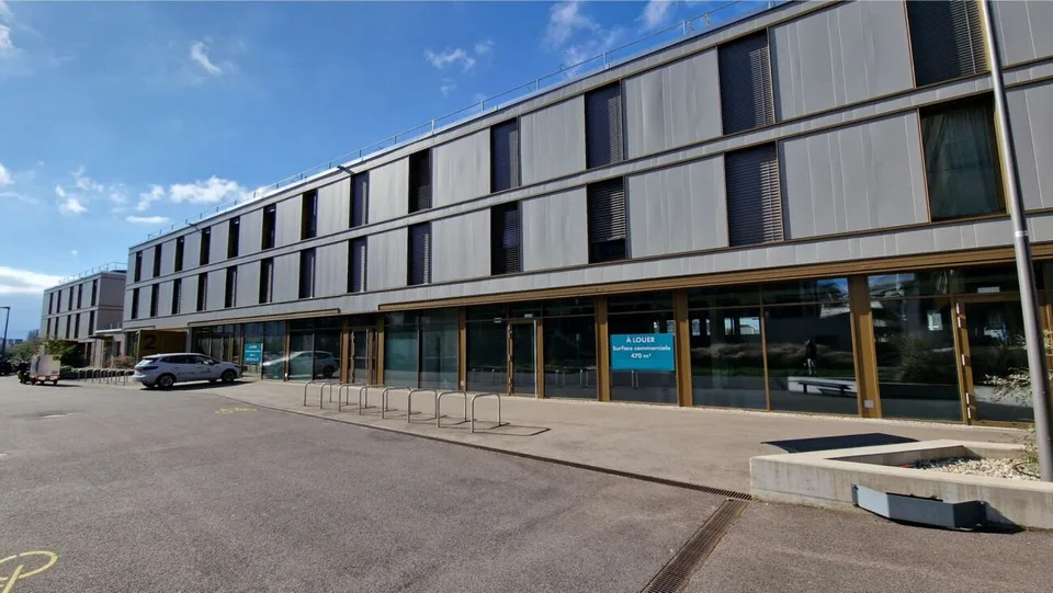 Dernière surface commerciale divisible de 269 à 739 m2 dans un quartier dynamique en plein développement.