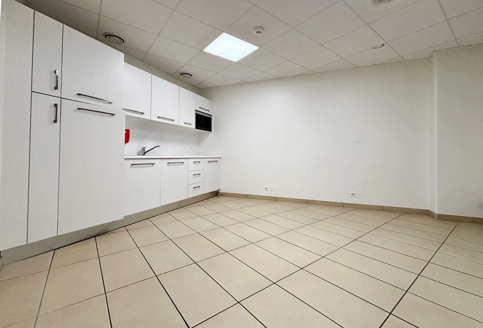 Außergewöhnlicher Geschäftsraum im Zentrum von Nyon – Foto 12 von 13