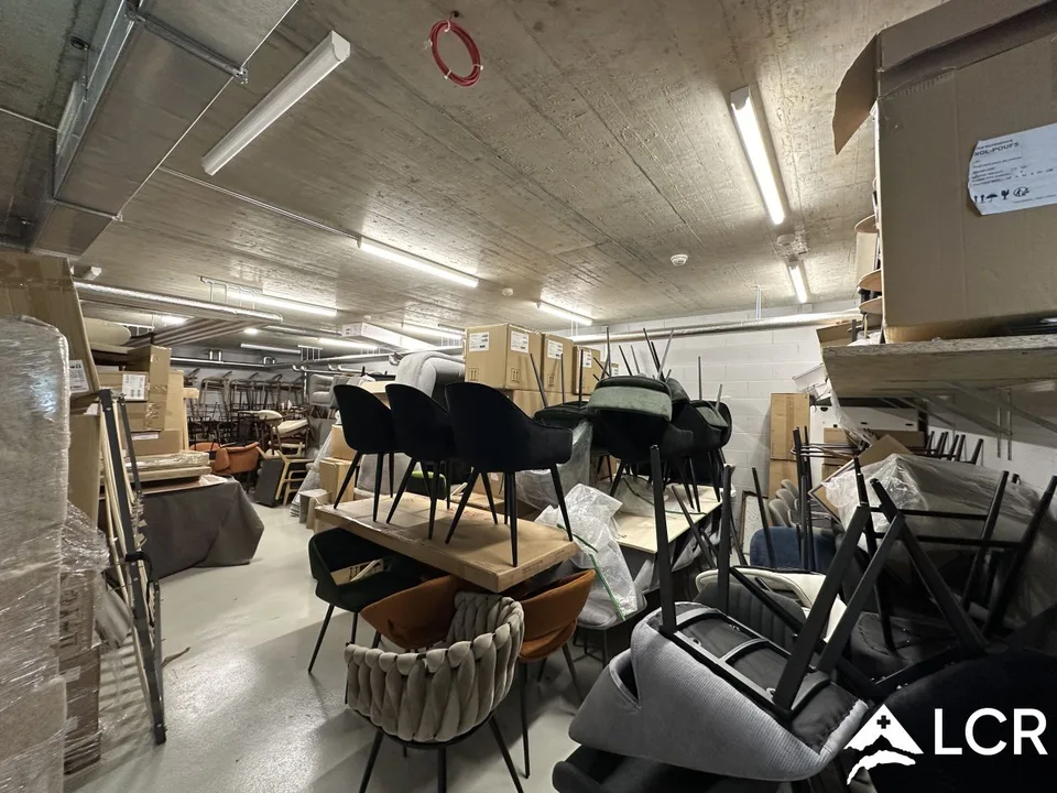 Sichere Räumlichkeiten von 170m2 zur Miete in Morges: ideal für Lager oder Depot, Zugang d – Foto 6 von 12