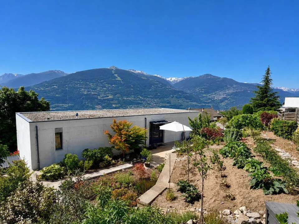 Bellissima villa progettata da un architetto con 4,5 stanze in affitto a Savièse