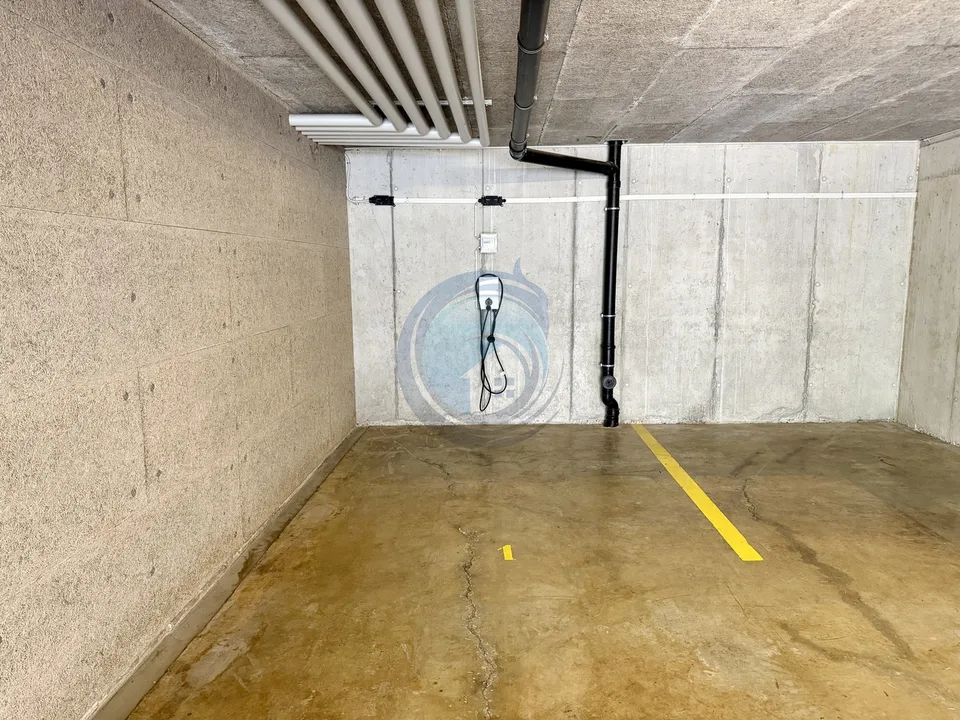 Un parking intérieur avec option de recharge