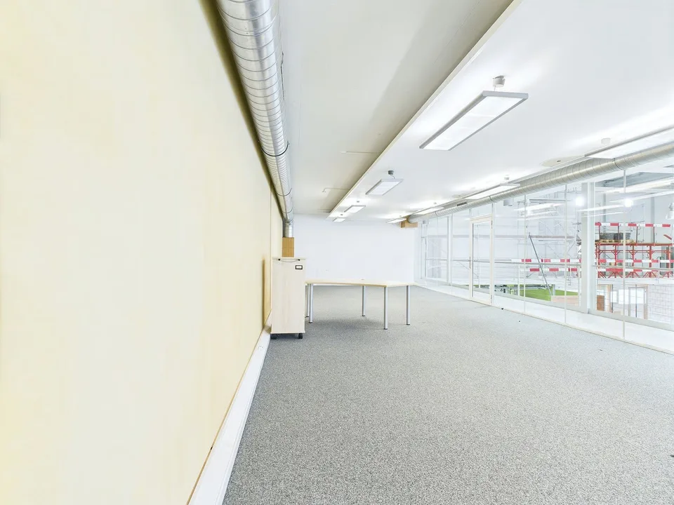 Spazi per uffici nel quartiere industriale a partire da 144m2 – foto 6 di 9