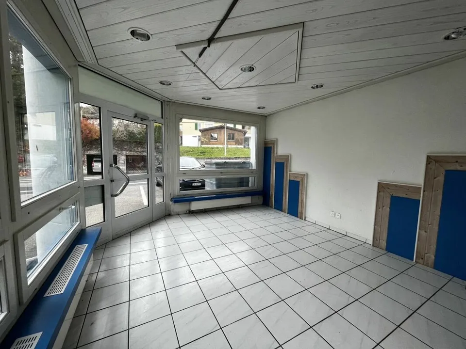 Salle commerciale / de loisirs centrale