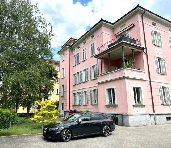 Mietwohnung 5.5 Zimmer komplett renoviert in einem alten Haus – privilegierte Lage