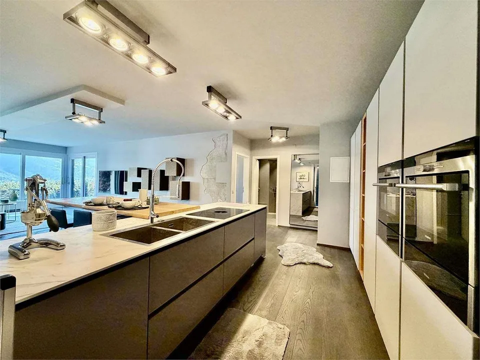 3,5-Zimmer-Wohnung mit Seeblick zur Miete in Porza (Lugano)