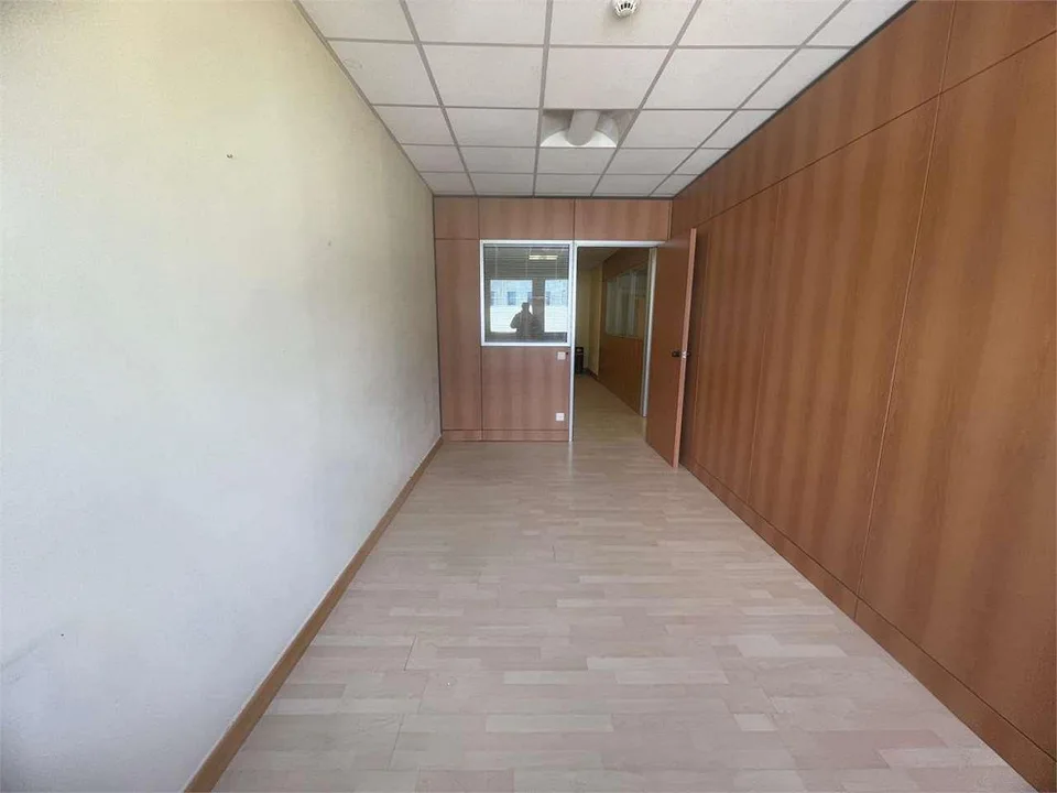 Espace de bureau/commercial 3 pièces à louer à Manno - rénové