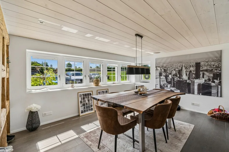 Living with History - Breathtaking 5.5 Room House Part with Large Garden