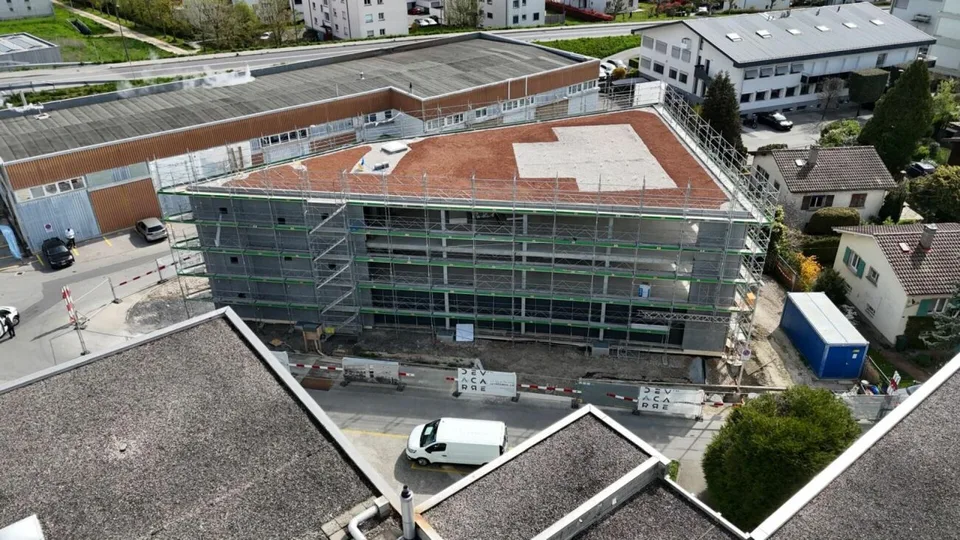 3 Flächen von 356 m2 pro Etage (Erdgeschoss + 1. + 2. Etage)
