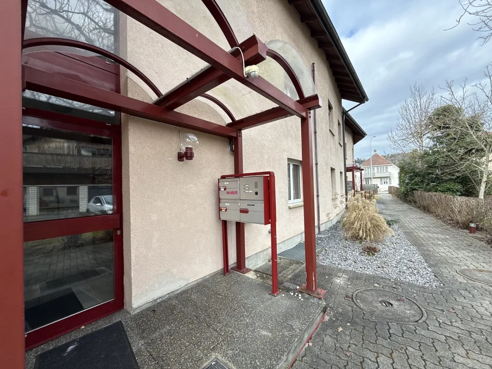 Zu vermieten in Bassecourt Zimmer/Büro/Raum von 23,38 m² im 2. Stock