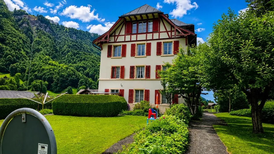 Vielseitiges Wohnhaus zur Miete in Linthal