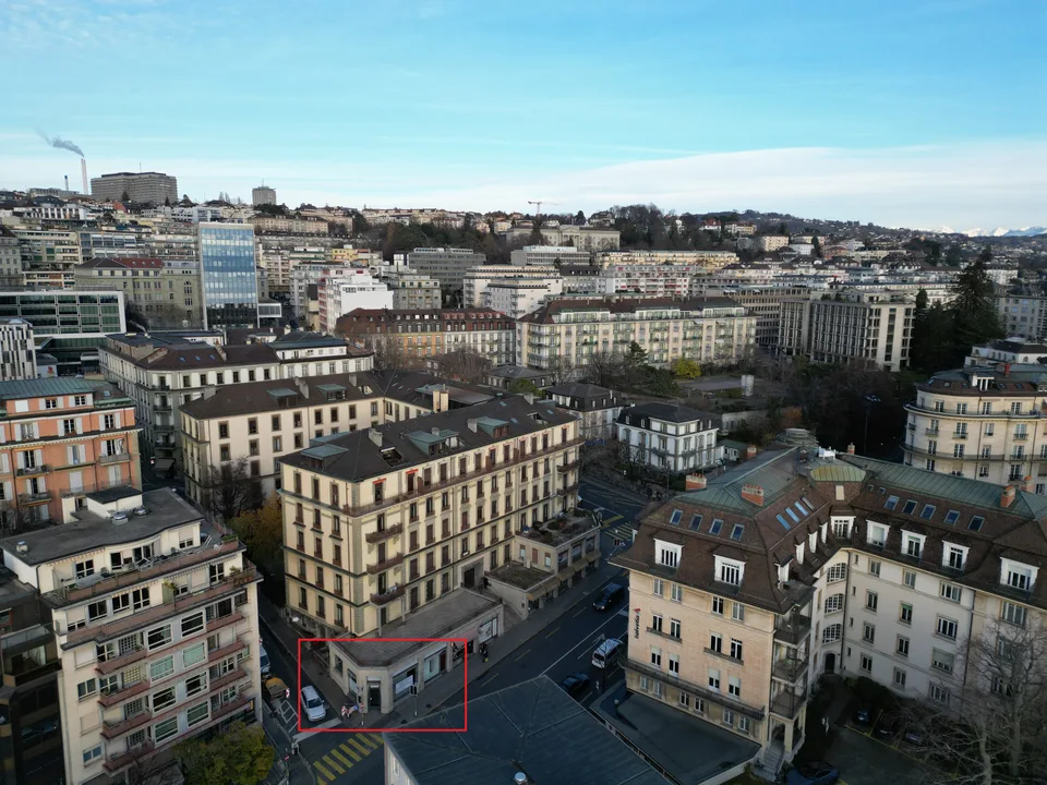 Commercial Arcade in the Heart of Lausanne!