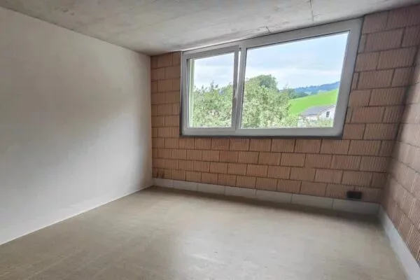 FOR RENT - Superb 2.5 room apartment of 73 m², living room with 3m high ceiling – bright and perfectly accessible, with garden