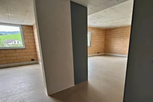 FOR RENT - Superb 2.5 room apartment of 73 m², living room with 3m high ceiling – bright and perfectly accessible, with garden