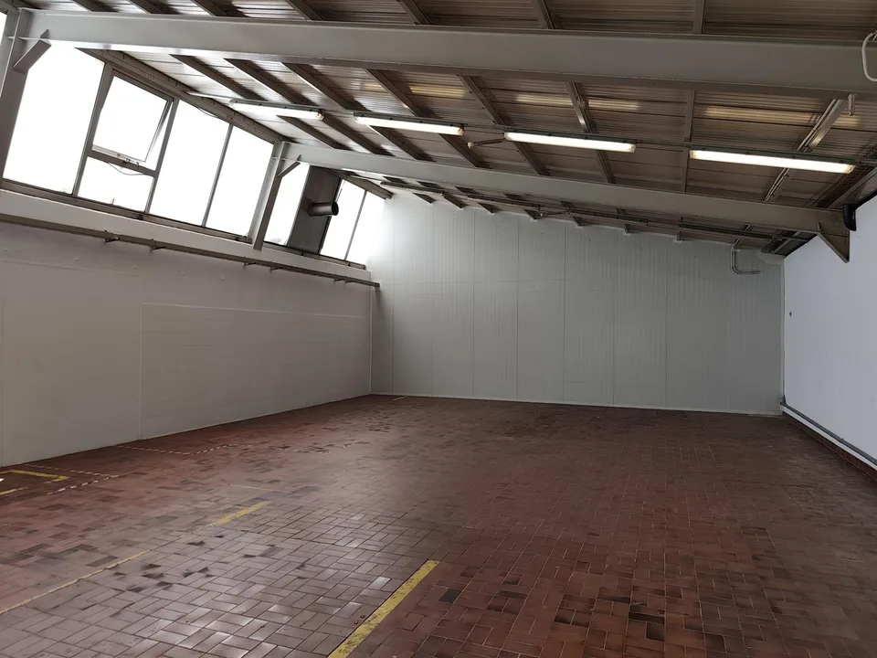 200 m² Industriehalle mit Büros zur Miete in Bouveret