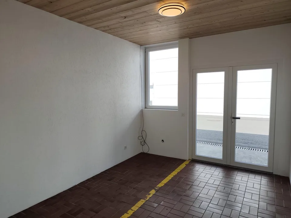 200 m² Industriehalle mit Büros zur Miete in Bouveret