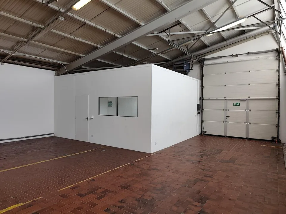 200 m² Industriehalle mit Büros zur Miete in Bouveret