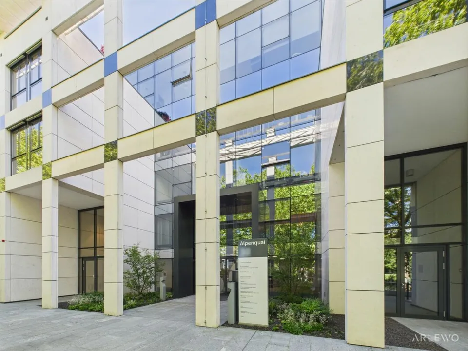Your office space near the train station and lake!