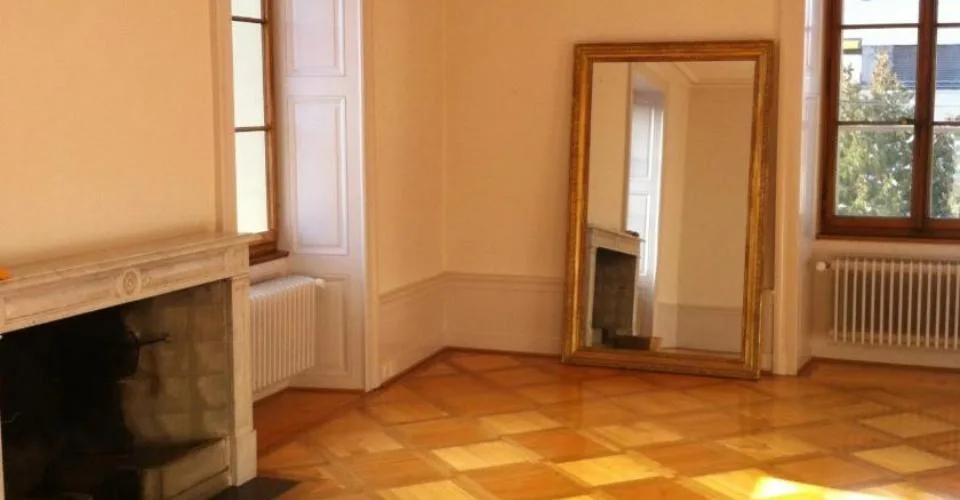 Bureau 5.5 pièces