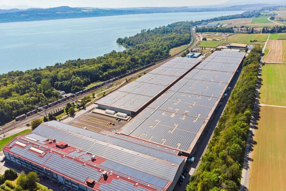 Spazio di magazzino di 1000 m² in affitto - Onnens