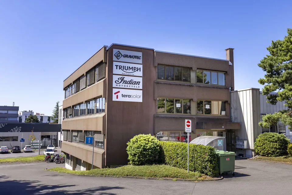 75 m2 Büro im 1. Stock mit Aufzug – Nähe Autobahn und Bus
