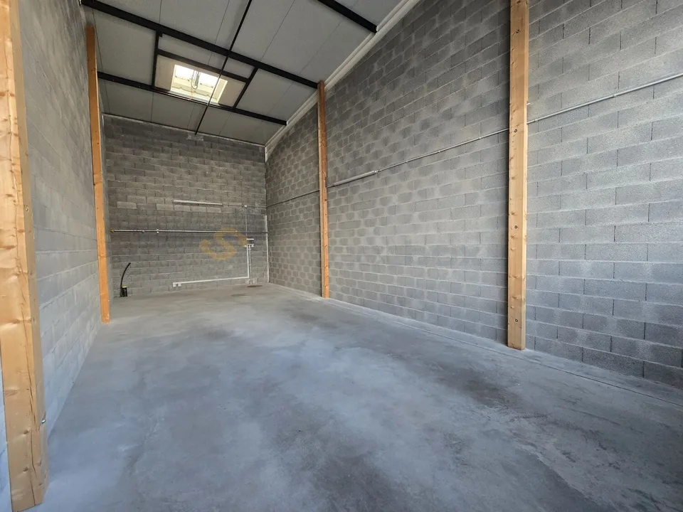 Streetbox de 60m² à louer - Box n°6 - 1er loyer offert