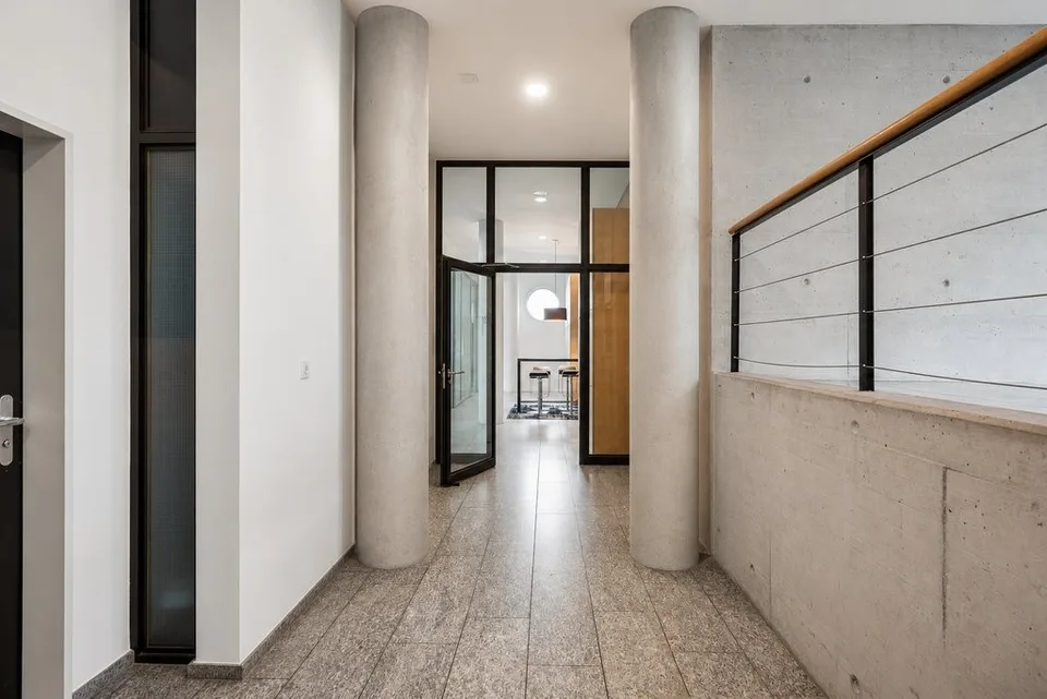 Bureaux lumineux avec finition de haute qualité